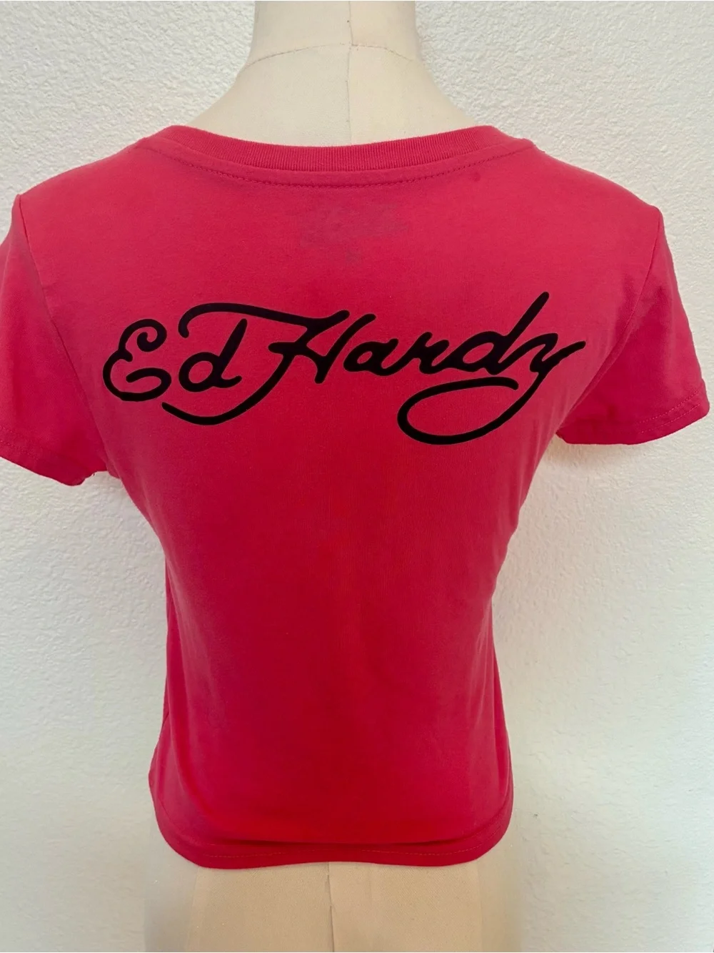 NWOT Ed Hardy Womens Hot Pink TEE Black Crop Shirt Top Tshirt Medium Y2K Junior